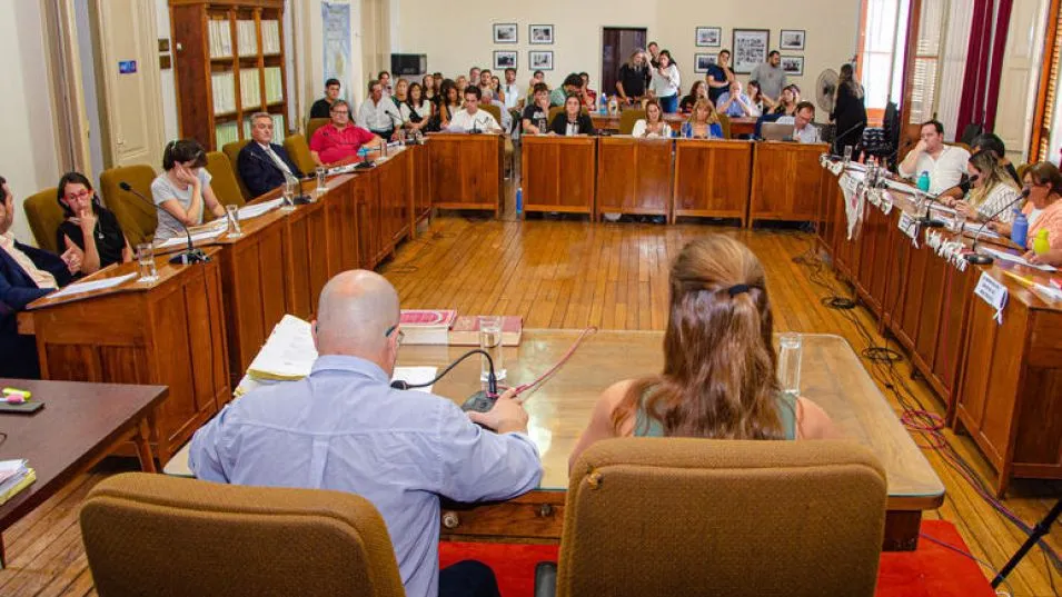 El Legislativo local aprobó un proyecto destinado a citar a integrantes del Consejo de Administración de la CEAL.