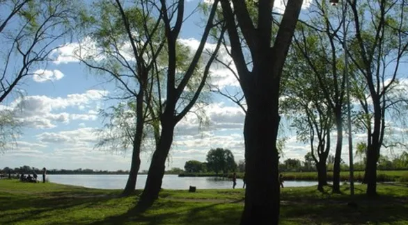 La laguna de la Provincia con encanto rural, ideal para una escapada de fin de semana