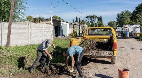 Mantenimiento de calles en el barrio El Sol